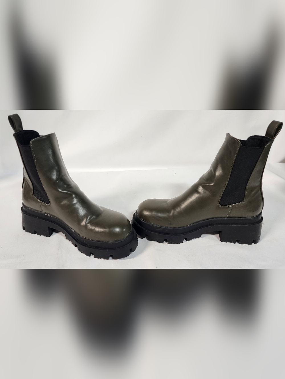 ZARA Chunky Chelsea Boots Olive Green & Black Sz 6.5